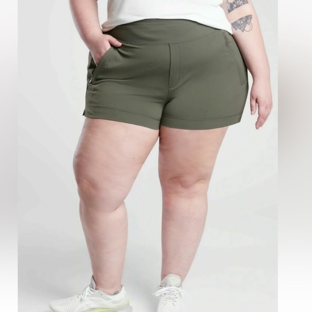 Athleta Trekkie North performance Hiking Short - Size 20 - Mountain Olive